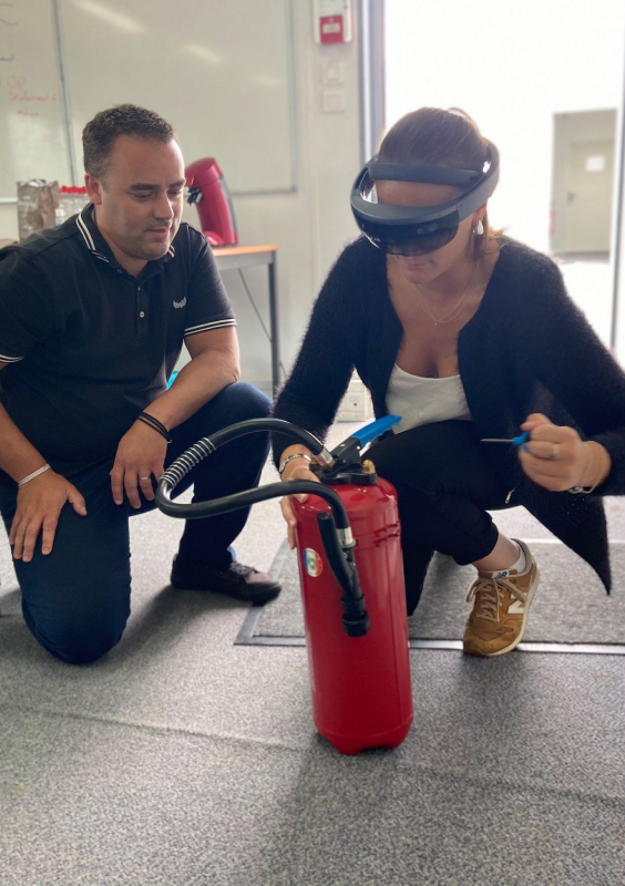 Formation incendie ( Extincteur) avec casque de réalité augmentée